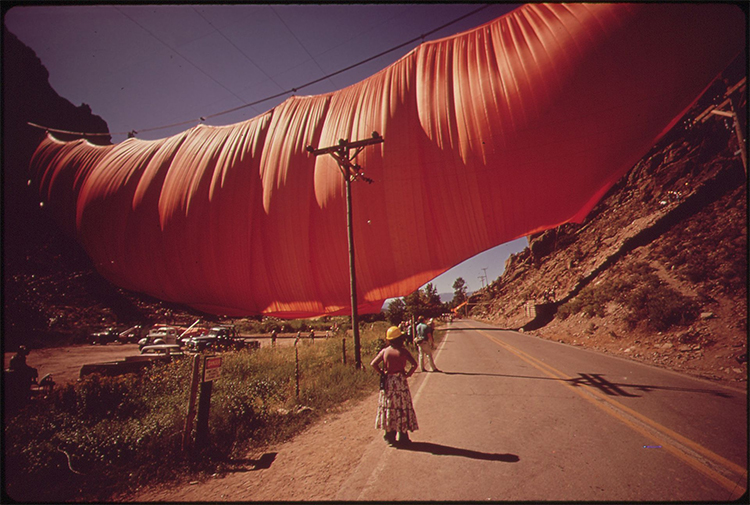 Valley Curtain, 1972