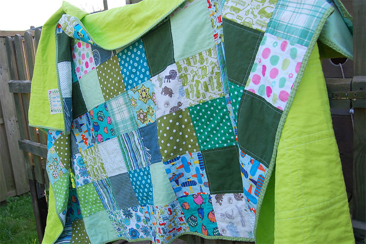 "LB patchwork blanket - finished" by Studio Paars is licensed under CC BY 2.0.
