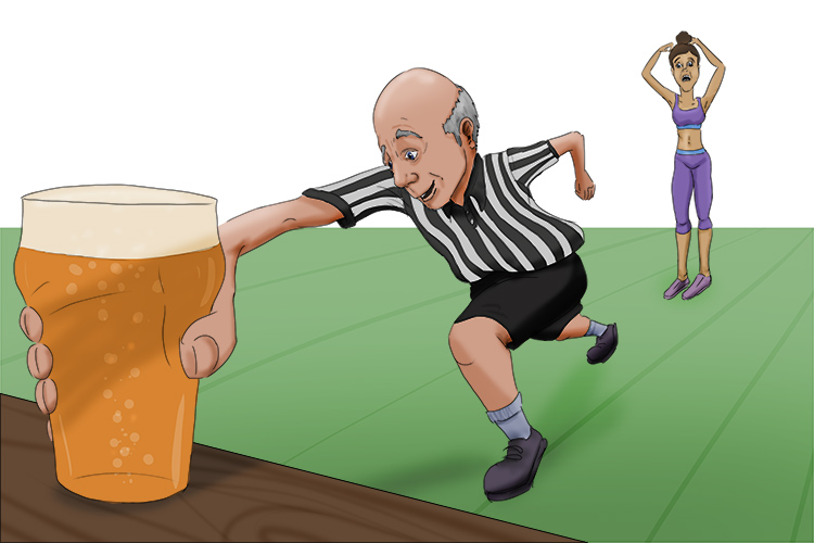 The referee's arm beat her (arbitre) to the bar.